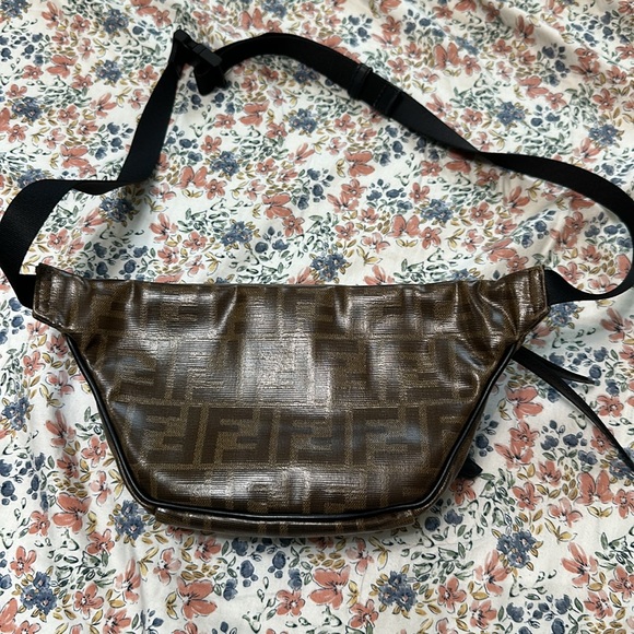 Fendi Fanny Pack cross body bag luxury casual sporty - Picture 3 of 9